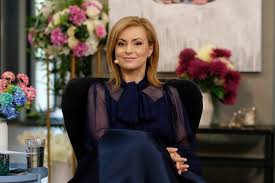 How can i contact simona gherghe's management team or agent details, and how do i get in touch directly? Nici Bine Nu S A Terminat Sezonul Doi CÄƒ Incepe Sezonul Trei Simona Gherghe Revine Cu Show