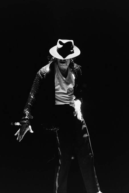 Pop singer Michael Jackson in Bremen 1997 - Photographic print for sale