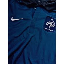 Maillots officiels deux étoiles domicile ou extérieur, short de football, pantalon d'entrainement, chaussettes de football et autres produits. Maillot Equipe De France Fff Nike Taille M Argus Foot Sports