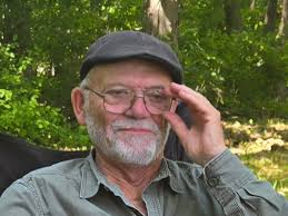 I AM NOT FAR RIGHT JUST BECAUSE I HAPPEN TO BELIEVE THAT THIS PM AND HIS  MOTLEY CREW ARE THE WORST SITTING GOVERNMENT I HAVE HAD TO ENDURE IN MY  LIFETIME |