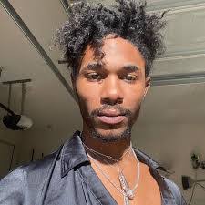 Jerry Omer's Instagram, Twitter & Facebook