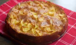 Mettere in forno a 180 gradi per circa 45/50 minuti. Torta Soffice Di Albumi Con Mele E Marmellata Ricetta