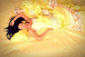 Sleep on your back with a pillow under your knee and calf. How To Sleep On Your Back After A Bbl 505 554 5185 Albuquerque Post Op Recovery