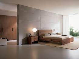 Ein trennwand im schlafzimmer ist besonders praktisch wenn sie als garderobe genutzt werden kann. Der Platz Hinter Dem Bett Im Schlafzimmer Stilvolles Design