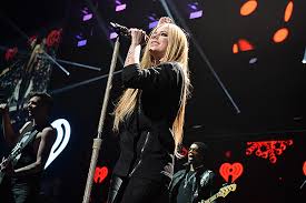 27 сентября 1984, белвилл, онтарио, канада) — канадская певица, автор песен. Ya Dumala Chto Umirayu Avril Lavin O Svoej Bolezni Spletnik