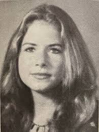 Karen Lenox's Instagram, Twitter & Facebook