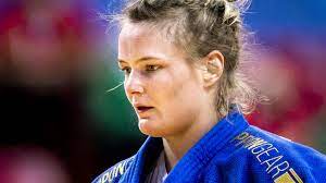De bronzen plak van judoka sanne van dijke is een medaille van troost, een positief zetje in een zware periode nadat ze ruim een jaar geleden haar broer had verloren. Judobond Heeft Olympische Selectie Rond Van Dijke Krijgt Voorkeur Boven Polling Nos