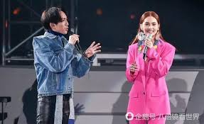 李荣浩现身女友杨丞琳演唱会，变身迷弟狂拍手，还被林宥嘉催婚 ...