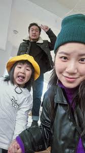 小時候覺得一年好久, 長大後一年過的好快好快, 謝謝2023的你們跟我一起度過, 希望我愛的人都健康快樂呀, 最後一天記得倒數一下, 把不好的丟掉,  好的留下, 新年快樂💙