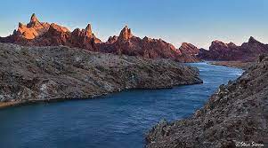 Located just a few minutes from downtown yuma, arizona and the mexican border, the rivers edge rv resort is the. Colorado River California Arizona Border California Tourist Attractions Colorado River National Parks
