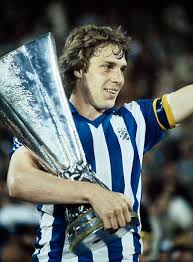 Här uppdaterar vi med nyheter från ifk göteborg. Ifk Gothenburg Captain Conny Karlsson With The Uefa Cup In 1982 Futbol
