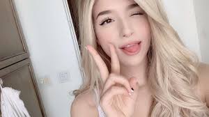 The hand that keeps on giving.pleasure by code_f239. Pokimane Zeigt Treuem Fan Den Mittelfinger So Dreist Redet Sie Sich Raus News