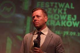 He had contact with music from early childhood: Abel Korzeniowski Wikipedia
