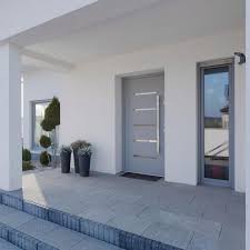 Decouvrez Notre Gamme De Porte D Entee Portes Classiques Contemporaines Et Porte De Exterieurs De Maison Moderne Porche Entree Maison Modele Facade De Maison