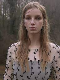 180 cm / 5'11 mother agency: Jamilla Hoogenboom For Uterque Uno Models Barcelona Madrid