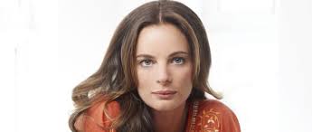 Lone star a discovery of witches a father's nightmare a lover scorned a map of the world a private war a star is born. Gabrielle Anwar Filme Serien Und Biografie