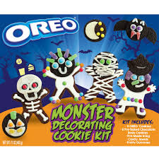 14 each of oreo chocolate sandwich cookies, oreo golden sandwich cookies, chips ahoy! This Oreo Halloween Cookie Decorating Kit Is Monstrous Good Fun