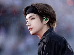 Age, height, family, girlfriend, and real name, career, favourite things, facts, social media, kim taehyung. Identitas Orangtua Taehyung Dirahasiakan Ini Foto Foto Yang Beredar Di Internet Fakta Id
