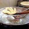 Kanji/tapioka • kaldu bubuk • bawang putih bubuk (optional) • telur • margarin (blueband/palmia) • minyak goreng. 1