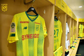 Voici ma collection de maillots du fc nantes. Derniere De La Saison Premiere Pour Le Maillot 2019 2020 Fcnrcsa Football Addict