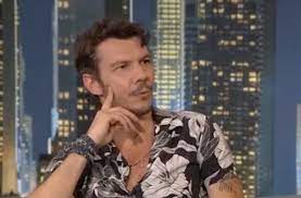 «.ένα πράγμα με παρακινεί και μένα να γράφω. Iwannhs Papazhshs Exw Megalh Kapsoyra Me Ton Patera Moy In Gr