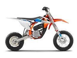 Let me give you a direct answer to your query, how much does a dirt bike cost for a kid, well, a gas dirt bike cost around 100 to 2000 dollars usually, while electric dirt bikes are a bit cheap and will cost you around 250 to 500 dollars in 2021. Dirt Bikes For Kids Dirt Rider