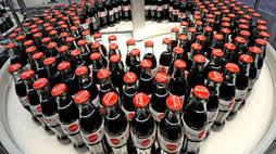 Unter mehr als 500 marken verkauft das im jahr 1892 gegründete unternehmen über 3.500 produkte in alle länder der welt bis auf kuba und nordkorea. Coca Cola Aktie Realtime Kurs Dividende Nachrichten 850663