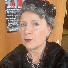 What type of white flower closes at night?