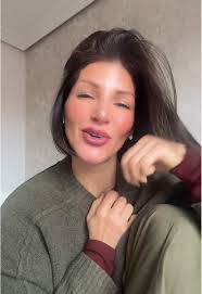 Claudia Embree's Instagram, Twitter & Facebook