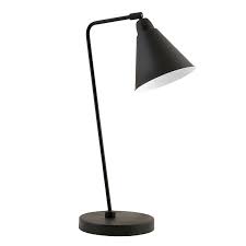 Get a light that doesn't tire your eyesight and accompanies you during the last moments of the day: Game Table Lamp Black House Doctor Royaldesign