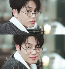 Sau 3 tập liên tiếp giảm rating, chicago typewriter (vũ khí nhà văn) đã lấy lại được phong độ có lẽ là nhờ vào sự thật gây sốc ở cuối tập 5: Yoo Ah In Feed Yoo Ah In Chicago Typewriter Ep1 2 Credit Yai