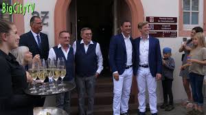 Oberbürgermeister sven gerich (spd) wirkte sichtbar angeschlagen. Ehe Fur Alle Auch Fur Uns Doppelhochzeit Sven Gerich Heiratet Helge Gerich Und Gustav Gerich Heiratet Michael Koshold Gerich Medien Bigcitytv
