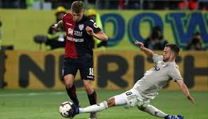 Another who needed to be better on the cagliari opening goal and offered precious. Special Shirt Worn By Barella For Cagliari Juventus Match Charitystars