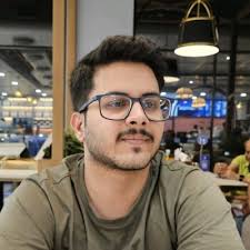 The fact that multiple Discovery Limited (JSE:DSY) insiders offloaded a  considerable amount of shares over the past year could have raised some  eyebrows amongst investors.