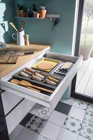 accessoires pour meubles de cuisine ajoutez des accessoires a votre cuisine socoo c meuble cuisine rangement epices cuisine