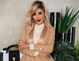 Девушка показала кадры с места дтп, на которых видно, что ее автомобиль разбит вдребезги. Bella Potemkina O Dochke Peris Hilton I Kim Kardashyan