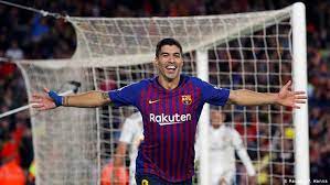 انه المهاجم الشاب لمنتخب الاوروجواي , يبلغ من العمر 26 عام له اداء مميز في تسجيل الاهداف وصناعتها , بدأ اللاعب مشواره الكروى مع نادي غرونينغين بدولة هولندا في. Ù„ÙˆÙŠØ³ Ø³ÙˆØ§Ø±ÙŠØ² ÙŠ ÙØ§Ø¬Ø¦ Ø¨Ø±Ø´Ù„ÙˆÙ†Ø© Ø¨Ø±Ø³Ø§Ù„Ø© Ù‚ÙˆÙŠØ© Ø±ÙŠØ§Ø¶Ø© ØªÙ‚Ø§Ø±ÙŠØ± ÙˆØªØ­Ù„ÙŠÙ„Ø§Øª Ù„Ø£Ù‡Ù… Ø§Ù„Ø£Ø­Ø¯Ø§Ø« Ø§Ù„Ø±ÙŠØ§Ø¶ÙŠØ© Ù…Ù† Dw Ø¹Ø±Ø¨ÙŠØ© Dw 01 11 2018