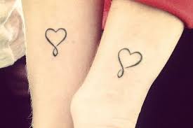 14 Hermosos Tatuajes Para Madre E Hija Disenos De Tatuaje Para Parejas Tatuajes De Hijas Tatuajes Que Hacen Juego