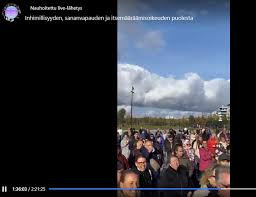 Vapaata keskustelua aiheesta kuin aiheesta. Hyvinvointivalmentajia Ja Terveysguruja Hurahti Qanon Salaliittoteoriaan Joogaopettajat Jakavat Maskipelotteluita Ja Haukkuvat Koronarajoituksia Seura Fi