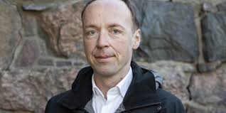 Perussuomalaiset on myös tviitannut asiasta. Halla Aho Sato Ja Ruokahuolto Tuntuu Olevan Kiinni Siita Saadaanko Tanne Tyontekijat Ukrainasta Ja Vietnamista Saarijarven Paavo Ja Kaltaisensa Ihmettelisivat Suuresti Tallaista Asetelmaa Suomen Uutiset