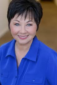 Karen Beyer's Instagram, Twitter & Facebook