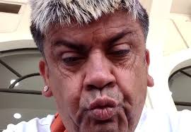 Es pura mentira": René Puente reapareció en pleno "carrete" y descartó  estar secuestrado