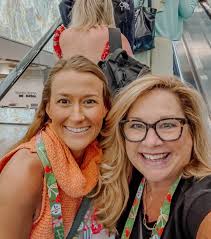 the kari short set 🤝 the summer heat ☀️🥵🙌 listen...we know it's toasty  outside but that doesn't mean you can't look this cute. dress it up or  maybe go a little more