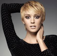 1001 Idees Pour Adopter La Meilleure Coupe Avec Frange Coupe Courte Avec Frange Idees De Coiffures Coiffure La frange, sur une coupe courte, c'est tout simplement magnifique. ru pinterest com