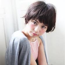 高校生にぴったり♡校則クリアなナチュラルボブ＆アレンジ【HAIR】 | ショート くせ毛風, ポニーテール 簡単, ショートボブ