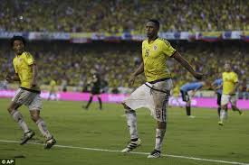 Yerry mina's father and uncle were both professional football goalkeepers. Colombia 2 2 Uruguay Yerry Mina Rescues Point For Hosts As Late Header Cancels Out Luis Suarez Strike Daily Mail Online