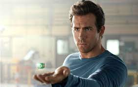 Ryan reynolds is warning fans to stay away from one of his most panned films. Ryan Reynolds Doesn T Want You To Rent The Green Lantern