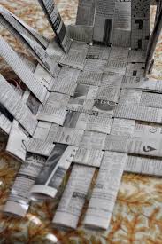 Samarkan garis rahang dengan model rambut untuk wajah kotak yang sesuai. Membuat Kotak Serba Guna Dari Kertas Koran