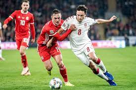 Hà lanxứ wales nhập cuộc hưng phấn trước đan mạch ở trận đầu tiên vòng 16 đội euro 2021 trên sân johan cruyff. F5fyiiznykrpm