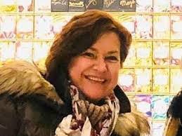 Debbie Krug's Instagram, Twitter & Facebook